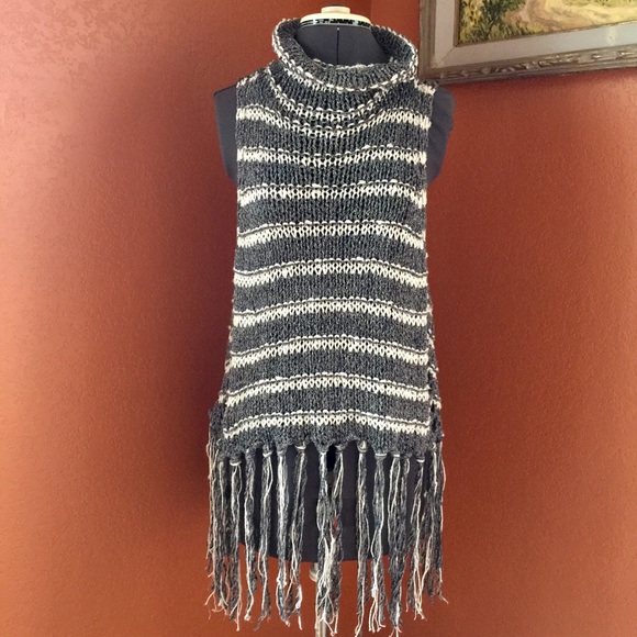 Free People Folksong Fringe Vest NWOT - Picture 2 of 10